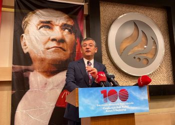 CHP’li Özgür Özel’den değişim bildirisi: Bu ekibi şampiyon yapmaya varım