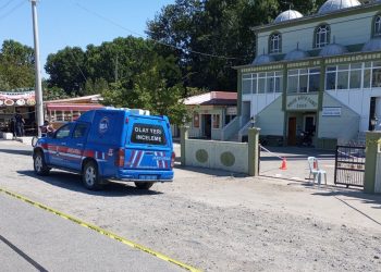 Cuma namazı çıkışı silahlı hengame: 2 meyyit, 8 yaralı