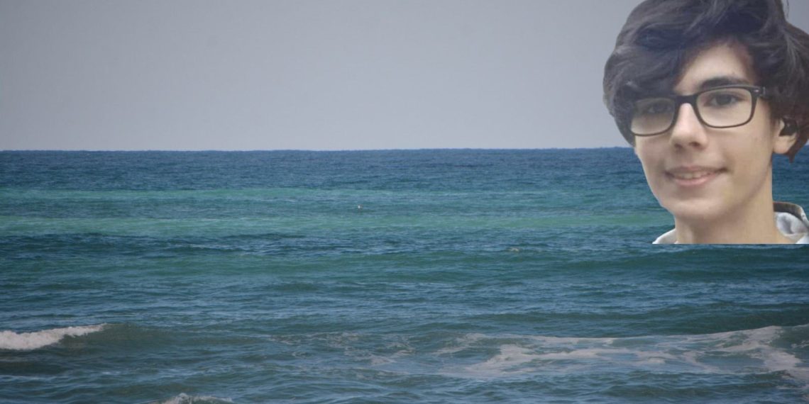 Denizde kaybolan 16 yaşındaki çocuğu 90 kişilik takım arıyor