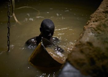 Denizlerden yıllık 6 milyar ton kum çekiliyor