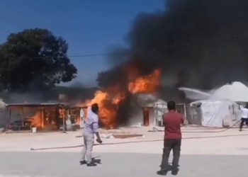 Depremzedelerin çadırlarında yangın ve patlama