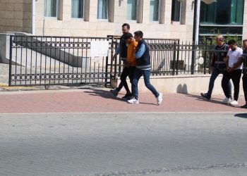 “Devlete yardımınız lazım” diyerek 4 milyon lira dolandırdılar