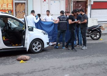 Diyarbakır’da husumetli aileler ortasında silahlı arbede: 3 meyyit, 1 yaralı