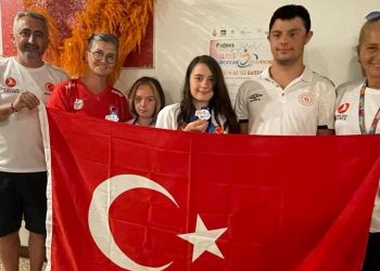 Down sendromlu ulusal yüzücü Ada İtalya’da dünya rekoru kırdı