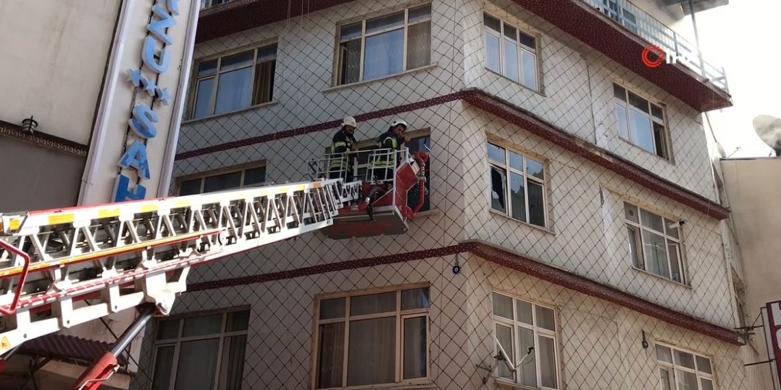 Elazığ’da otel yangını