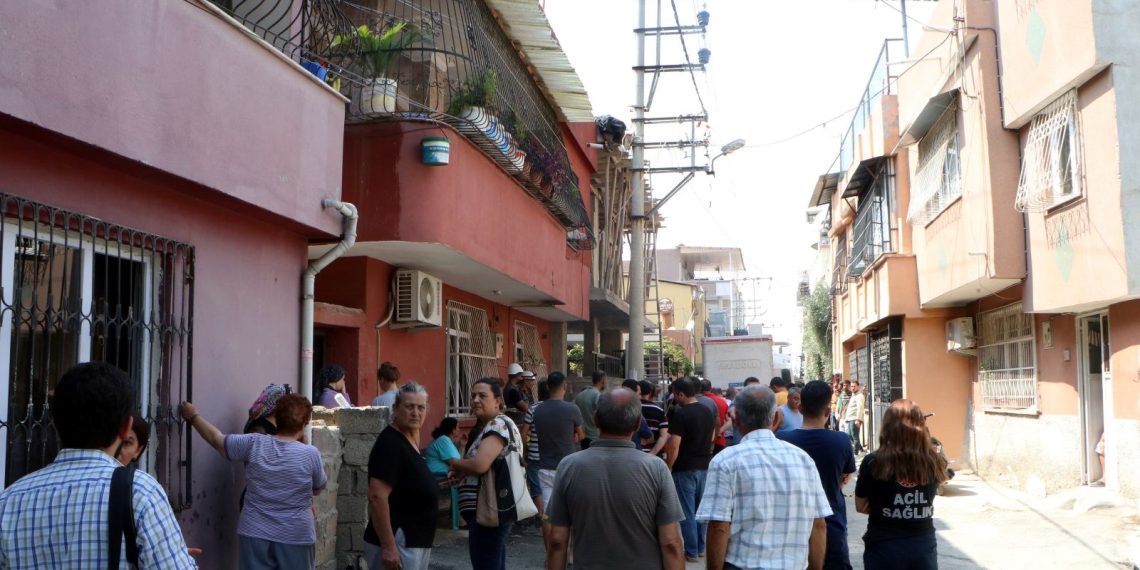 Elektrik ustası akıma kapılıp hayatını yitirdi