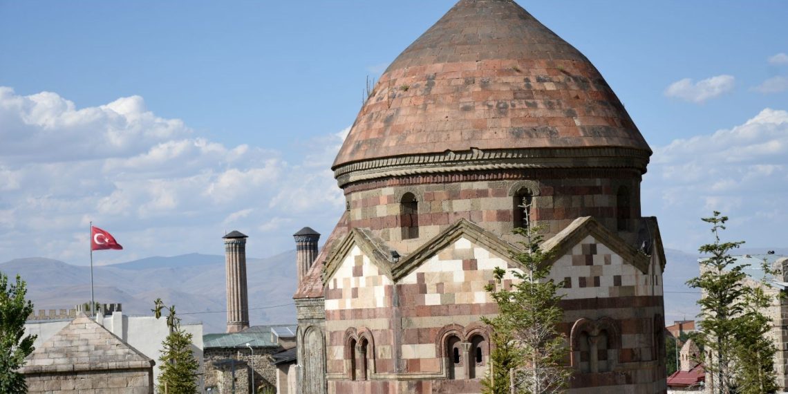Erzurum il merkezi Kültür Yolu Projesi ile açık hava müzesine dönüştü