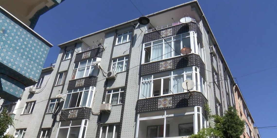 Esenler’de 4. kattan düşerek hayatını kaybetti