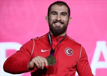 Feyzullah Aktürk, dünya üçüncüsü oldu