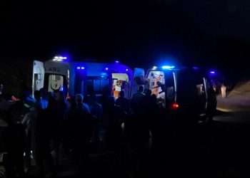 Fındık çalışanlarını taşıyan traktör devrildi: 16 yaralı