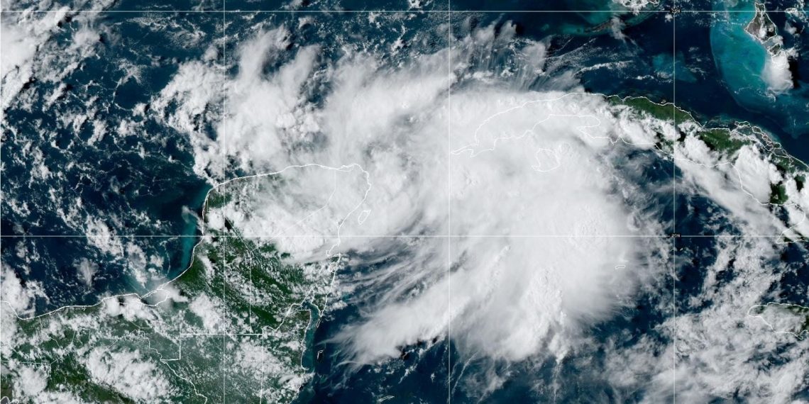Florida’da Idalia Kasırgası alarmı