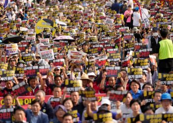 Fukuşima’daki radyoaktif suyun tahliyesi | Güney Kore’de binlerce kişi protesto etti