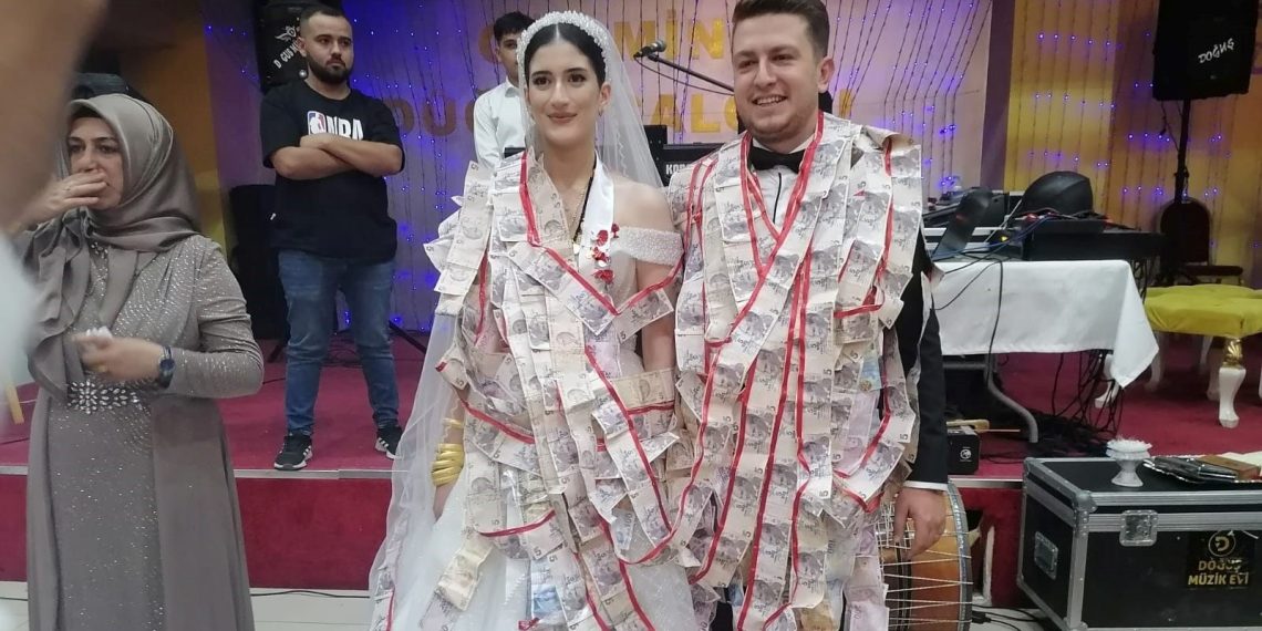 Gelin ve damada 45 metrelik takı sürprizi