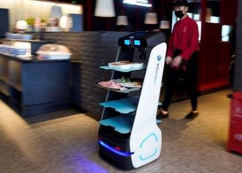 Güney Kore’de garson robotlar istihdam meselesine yol açtı