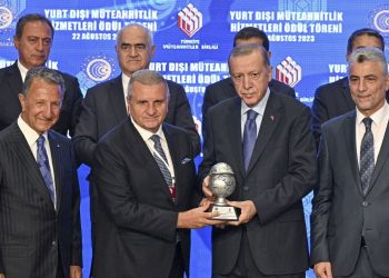 Halil Bağıban, ENR mükafatını Cumhurbaşkanı Erdoğan’ın elinden aldı