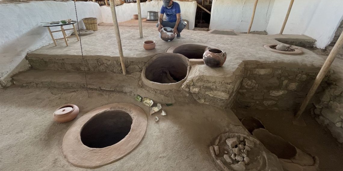 Harput Kalesi’nde yaklaşık 1000 yıllık olduğu düşünülen saray mutfağı bulundu