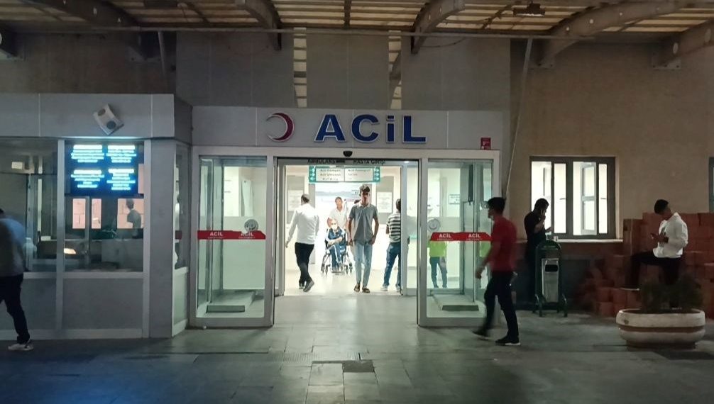 Husumetli aileler düğünde birbirine girdi: 6 yaralı