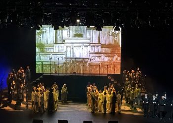 İBB Kent Tiyatroları dönemi “Bu Memleket Bizim” ile açtı