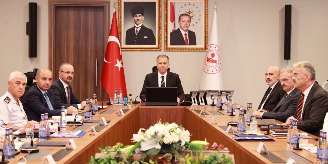 İçişleri Bakanlığı okulların etrafındaki güvenlik tedbirlerini ele aldı