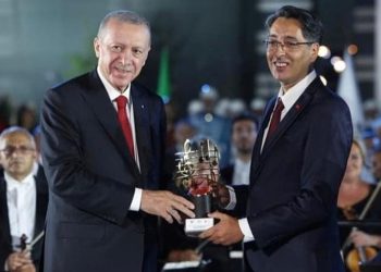 İlker Kömürcü kimdir? 100. Yıl Marşı müellifi İlker Kömürcü kaç yaşında, nereli?