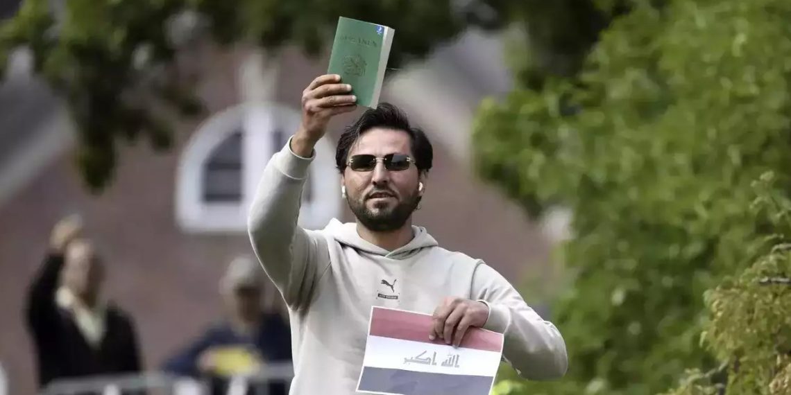 Irak asıllı Momika, Türkiye’nin Stockholm Büyükelçiliği önünde Kur’an-ı Kerim yakmaktan vazgeçti