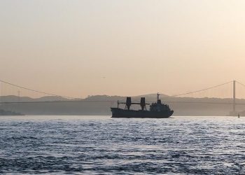 İstanbul Boğazı gemi trafiğine kapatıldı