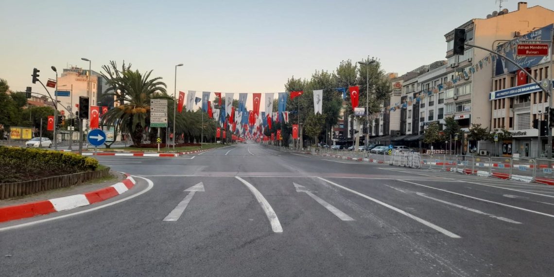 İstanbul’da 30 Ağustos Zafer Bayramı nedeniyle kimi yollar trafiğe kapatıldı