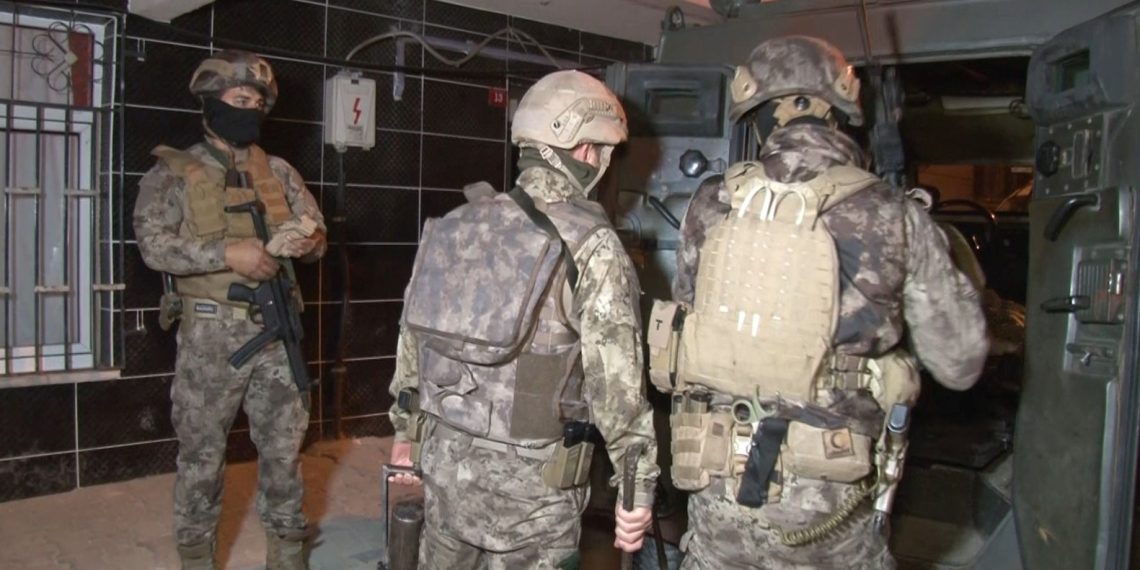 İstanbul’da uyuşturucu tacirlerine yönelik eş vakitli operasyon