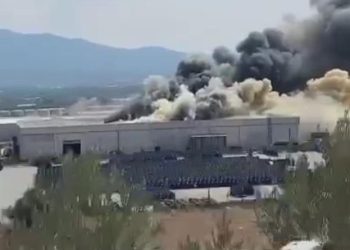 İzmir’de fabrika yangını