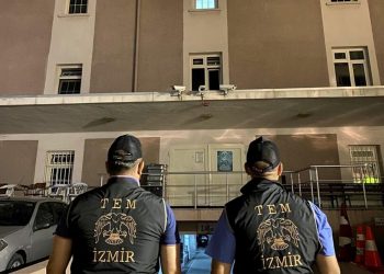 İzmir’de FETÖ operasyonu: 9 gözaltı
