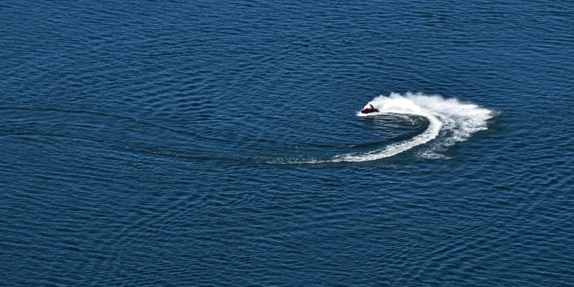 Jetski kullanan iki turist Cezayir sularına girmelerinden ötürü öldürüldü