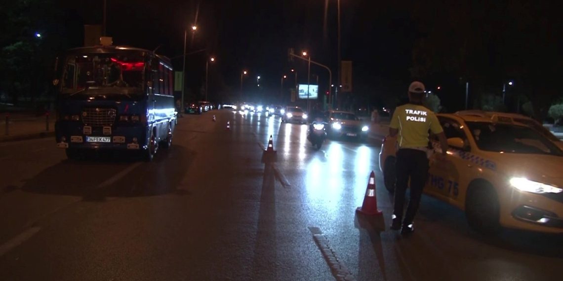 Kadıköy’de abart egzoz ve sürat kontrolü: 71 bin 591 TL para cezası kesildi