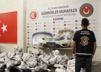 Kapıkule’de 21 milyon lira bedelinde kaçak oto modülü ele geçirildi