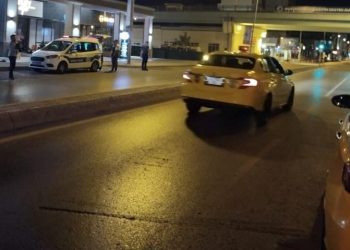 Kartal’da taksi ve motosiklet çarpıştı: 2 ağır yaralı