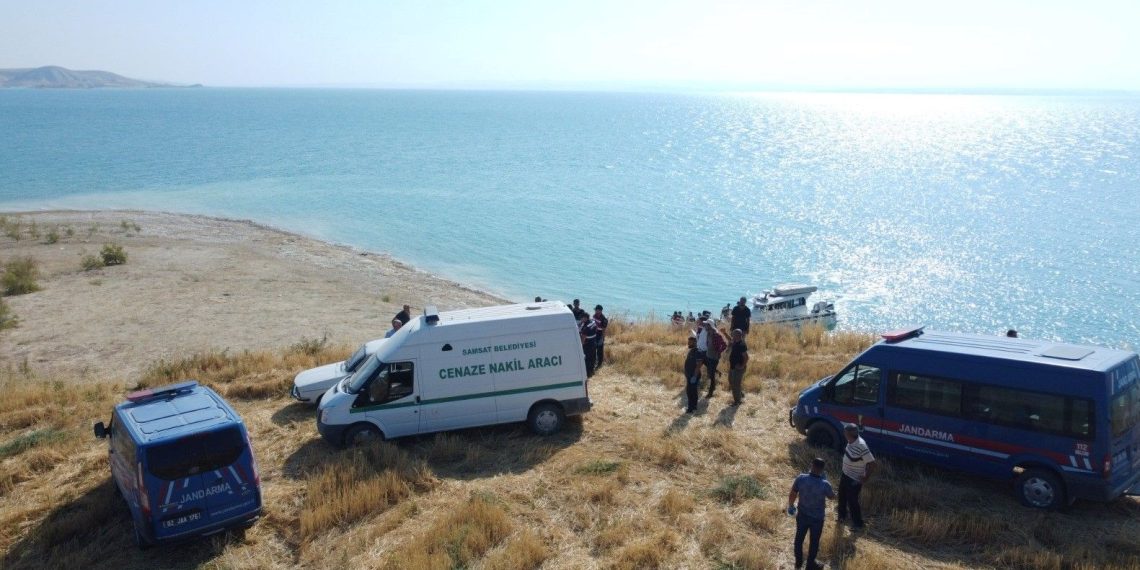 Kayıp olarak aranırken gölette cesedi bulundu