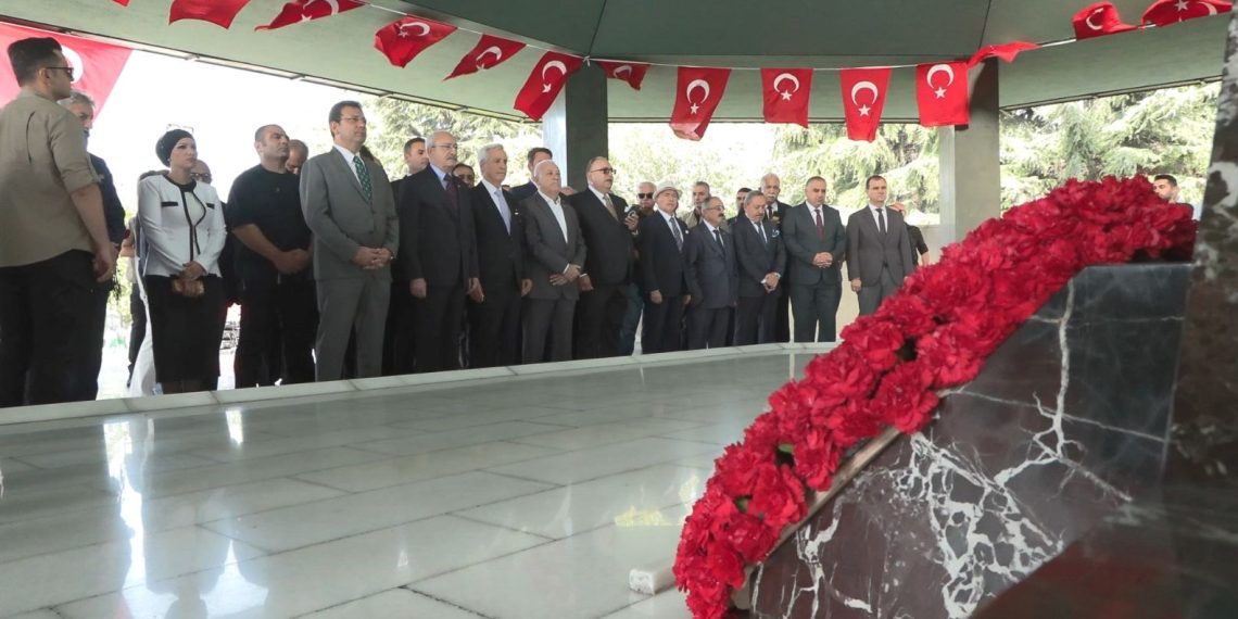 Kılıçdaroğlu’ndan Menderes ve Özal’ın anıt mezarlarına ziyaret