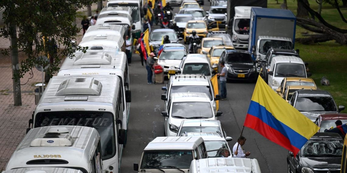 Kolombiya’da artan akaryakıt fiyatları protesto edildi