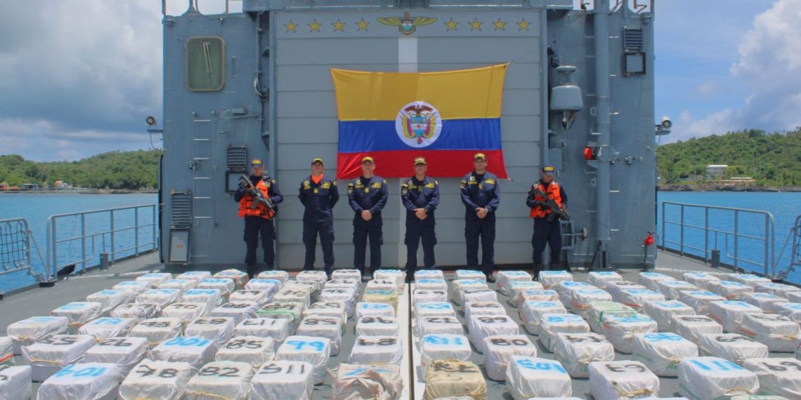 Kolombiya’nın San Andres Adası açıklarında 3 ton kokain ele geçirildi
