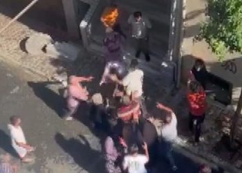 Konut sahibi ile kiracı ortasında tekmeli yumruklu arbede