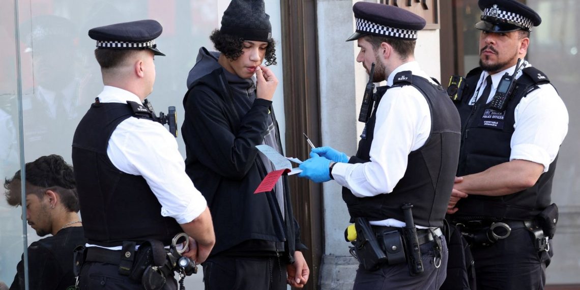 Londra polisinde misyonlu 47 bin çalışanın bilgileri risk altında