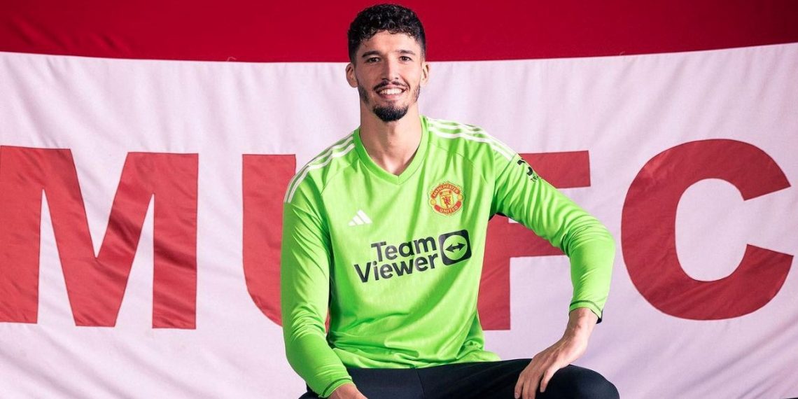 Manchester United Altay Bayındır’ı açıkladı: 5 milyon euro bonservis