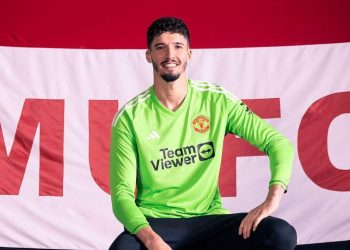 Manchester United Altay Bayındır’ı açıkladı: 5 milyon euro bonservis