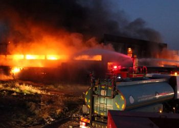 Manisa’da geri dönüşüm fabrikasında yangın