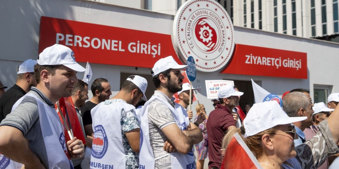 Memur ve memur emeklilerine artırım bugün aşikâr olacak mı? Bakanlıkta kritik tepe