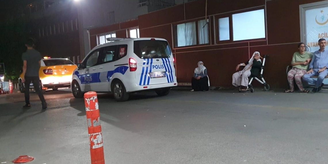 Meskeninde oturan kız çocuğu, maganda kurşunuyla başından vuruldu