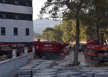 Muğla’da devlet hastanesi inşaatında çıkan yangın söndürüldü