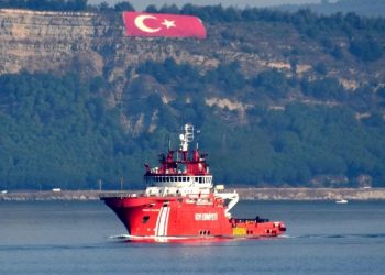 Orman yangınına müdahale için yola çıkan Nene Hatun Gemisi Çanakkale’ye ulaştı