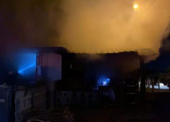 Palet dükkanında yangın: Dumanlar gökyüzünü sardı