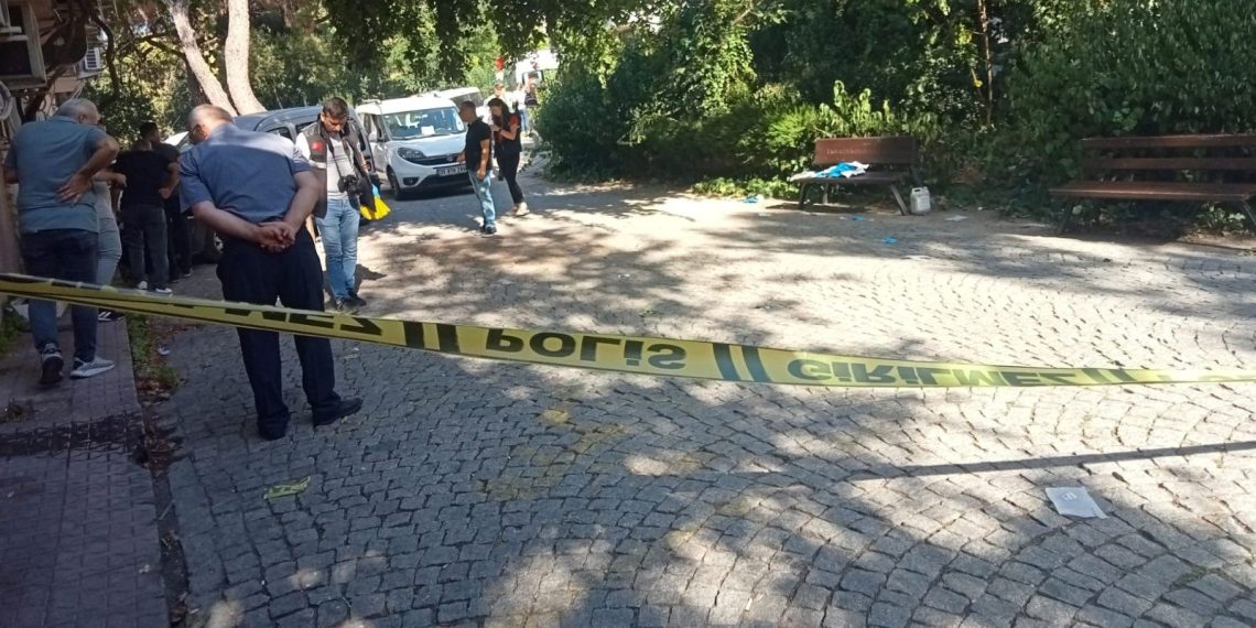 Parkta karşılaştığı eski eşine kurşun yağdırdı