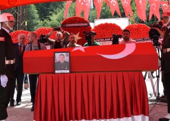 Pençe-Kilit şehidine veda